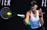 La Française Kristina Mladenovic, lors du 3e tour de l'Open d'Australie face à l'Américaine Jessica Pegula, le 13 février 2021 à Melbourne