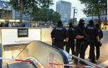 Des policiers déployés près du centre commercial Olympia Einkaufzentrum le 22 juillet 2016 à Munich 