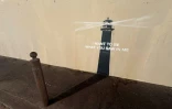 Une nouvelle œuvre de l'artiste de rue Banksy apparue sur la façade d'un immeuble à Marseille, le 30 mai 2025