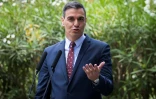 Le Premier ministre espagnol Pedro Sanchez s'adresse à la presse après une rencontre avec le roi d'Espagne à la résidence d'été de la famille royale au palais Marivent à Palma de Majorque, le 3 août 2021