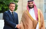 Le président français Emmanuel Macron accueille à l'Elysée le prince héritier saoudien Mohammed ben Salmane, le 28 juillet 2022 à Paris. 
