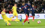 L'attaquant Kylian Mbappé marque son 2e but face au Kazakhstan, lors des éliminatoires de la Coupe du monde 2022 au Qatar, le 13 novembre 2021 au Parc des Princes à Paris