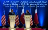 Le secrétaire d'Etat américain Mike Pompeo (G) et son homologue qatari Cheikh Mohammed ben Abderrahmane Al-Thani (D), lors d'une conférence de presse conjointe le 13 janvier 2019 à Doha