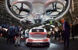 Plusieurs prototypes de voitures volantes ont déjà été dévoilé comme le "Pop.up next" de Audi, italdesign et Airbus ici au Salon auto de Genève en mars 2018