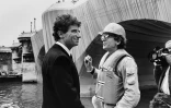 L'artiste-plasticien Christo (D) avec l'ex-ministre français de la Culture Jack Lang, le 18 septembre 1985 à Paris