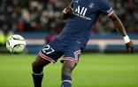 Le milieu de terrain sénégalais du Paris Saint-Germain, Idrissa Gueye, lors d'un match avec Saint-Etienne (ASSE) au Parc des Princes à Paris, le 26 février 2022
