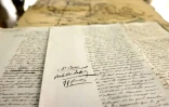Le manuscrit annoté par Napoléon, exposé dans une galerie parisienne avant sa mise en vente, le 25 janvier 2021