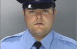 Photo remise par la police de Philadelphie le 8 janvier 2016 montrant le policier Jesse Hartnett, grièvement blessé par un homme se réclamant de l'Etat islamique