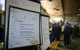 Le menu de réveillon du Nouvel An des ex-employés de la SAM qui occupent leur usine en liquidation à Viviez, dans l'Aveyron, le 31 décembre 2021