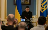 Le président ukrainien Volodymyr Zelensky donne une conférence de presse à Kiev, le 22 avril 2025