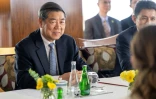 Le vice-Premier ministre chinois He Lifeng, avant des discussions sur le commerce avec le secrétaire au Trésor américain Scott Bessent, à Genève, le 9 mai 2025
