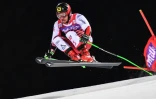 Le 17 décembre 2018 Marcel Hirscher en action lors du 16e de finale du slalom géant parallèle de la coupe du monde de ski alpin à Alta Badia en Italie.