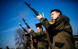 Des soldats séparatistes prorusses, dans la région de Donetsk en Ukraine, le 21 mars 2015
