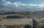 Des touristes sur la rive dy Tigre à Hasankeyf, en Turquie, le 13 décembre 2018