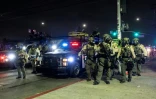 Affrontement entre forces de l'ordre et manifestants opposés aux expulsions d'immigrés, le 8 juin 2025 à Los Angeles, en Californie
