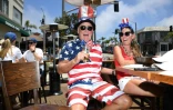 Dave Barnes et son épouse Christy Barnes dans un restaurant de Manhattan Beach, en Californie le 4 juillet 2020
