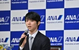 Le Japonais Yuzuru Hanyu lors de la conférence de presse durant laquelle il a annoncé prendre sa retraite sportive, le 19 juillet 2022 à Tokyo.