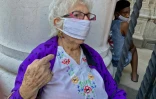 Une retraitée cubaine venue récupérer sa pension à La Havane, le 17 décembre 2020