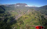 Mardi 13 juin 2006 -

Pour relancer la destination touristique après la crise du chikungunya, le CTR a opté pour le slogan &quot;La Réunion vous attend&quot;