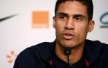 Le défenseur des Bleus Raphaël Varane, en conférence de presse, le 28 mars 2022 au stade Pierre-Mauroy