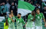 La joie du milieu de terrain français du Betis Séville, Nabil Fekir, après avoir égalisé (1-1) face à l'Eintracht Francfort, lors du 8e de finale aller de la Ligue Europa, le 9 mars 2022 au Stade Benito Villamarin