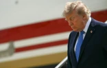 Le président américain Donald Trump descend d'Air Force One, le 14 août 2026 à New York 