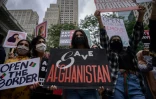 Des manifestants alertent sur la situation de l'Afghanistan à New York, le 28 août 2021