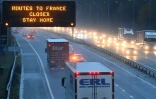 Les conducteurs britaniques sont avertis que les voies permettant d'accéder à la France sont fermées, le 21 décembre 2020