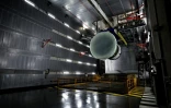 Un réacteur passé au banc d'essais dans un hangar de maintenance d'Air France à l'aéroport de Roissy, près de Paris, le 4 février 2025 