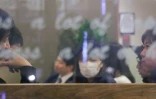 Nodoka Hyodo se confie à Takanobu Nishimoto de "Ossan Rental" à Tokyo, le 23 mai 2016