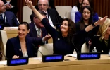 Les actrices Gal Gadot (g) et Lynda Carter, le 21 octobre Ă l'ONU Ă New York