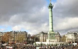 La place de la Bastille investie par des professionnels du secteur de la culture, à Paris, le 15 décembre 2020