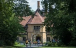 L'entrée du château de Cecilienhof à Potsdam près de Berlin, le 2 août 2019