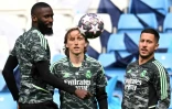 Antonio Rudiger, Luka Modric et Eden Hazard à l'entraînement du Real Madrid le 16 mai 2023 à Manchester