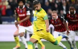 A la 47e minute, le milieu de terrain nantais Ludovic Blas a transformé un pénalty obtenu par Quentin Merlin, unique but de la victoire des Canaris face à Nice en finale de la Coupe de France le 7 mai 2022 au Stade de France