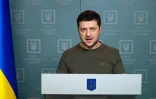 Le président ukrainien Volodymyr Zelensky délivre un message, le 2 mars 2022 à Kiev