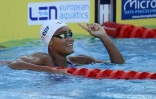 Analia Pigrée savoure sa victoire en finale du 50 m dos des Championnats d'Europe, le 14 août 2022 à Rome 