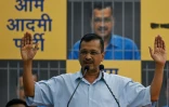 Arvind Kejriwal, ministre en chef de la capitale Delhi et chef du parti Aam Aadmi (AAP), s'adresse Ă ses partisans avant de retourner en prison, le 2 juin 2024Â Ă New Delhi, en Inde