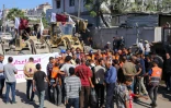 Des bulldozers se préparent à déblayer les ruines à Gaza-ville, le 14 octobre 2025