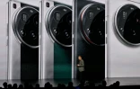 Lu Weibing, président de Xiaomi, présente le nouveau smartphone Xiaomi 15 Ultra le 27 février 2025 à Pékin