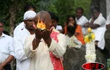 Dimanche 21 mai 2006 - 

Les Réunionnais de confession hindouiste ont fêté Marliémen, la déesse de la  santé