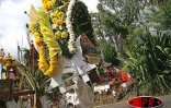 Dimanche 21 mai 2006 - 

Les Réunionnais de confession hindouiste ont fêté Marliémen, la déesse de la  santé