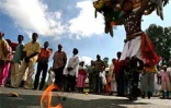 Dimanche 21 mai 2006 - 

Les Réunionnais de confession hindouiste ont fêté Marliémen, la déesse de la  santé