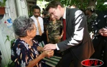 Mercredi 22 février 2006 

François Baroin, ministre de l'outremer, en visite à La Réunion pour évaluer l'impact de l'épidémie de chikungunya sur l'économie de l'île