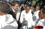 Mercredi 22 février 2006 

François Baroin, ministre de l'outremer, en visite à La Réunion pour évaluer l'impact de l'épidémie de chikungunya sur l'économie de l'île