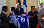 Lors de la visite officielle du président de la République, Jacques Chirac, à La Réunion le jeudi 17, le vendredi 18 et le samedi 19 mai 2001