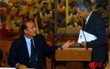 Lors de la visite officielle du président de la République, Jacques Chirac, à La Réunion le jeudi 17, le vendredi 18 et le samedi 19 mai 2001