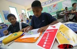 Lundi 6 février 2006 -

Tous les établissements scolaires de l'île ayant été démoustiqués la rentrée scolaire a pu avoir lieu. Elle devait se faire le lundi 30 janvier