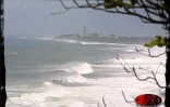 Ando est passé au plus près de La Réunion samedi 6 janvier 2001 en fin d'après-midi. Il a provoqué de fortes précipitations et des vents violents en rafales