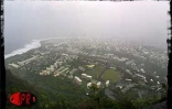 Le cyclone intense Ando est passé au large de la Réunion le samedi 6 janvier 2001. Les fortes pluies ont entraîné la mort d'un automobiliste qui s'est noyé en voulant traverser un radier submergé dans l'Ouest
